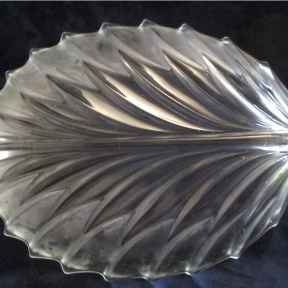 Walther-glas Large Leaf Shaped Clear & Frosted Crystal Platter 16" L x 11 1/2" W - Picture 10 of 10